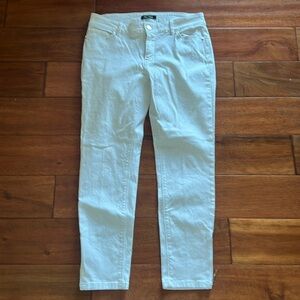 White House Black Market Skinny Crop White Jeans Size 6